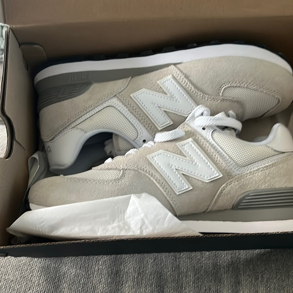 Brand new in the box new balance, classic 574